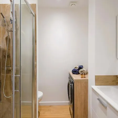 Spacious T2 Near The Halles And The Harbour Apartment