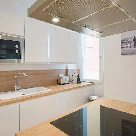 Spacious T2 Near The Halles And The Harbour Toulon