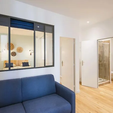 Spacious T2 Near The Halles And The Harbour